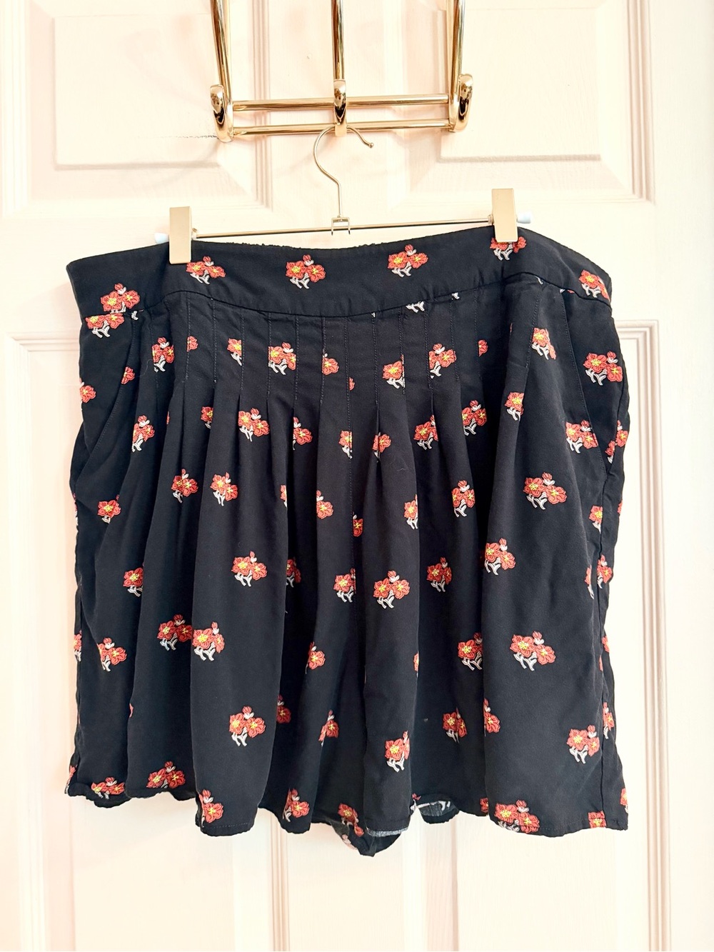 Black floral Maeve flowy shorts